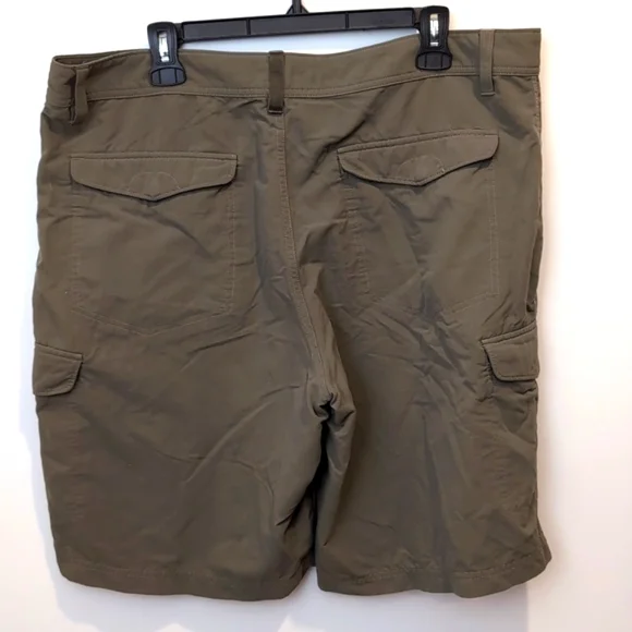 Merrell Olive Green Cargo Shorts Opti Wick - Picture 4 of 8